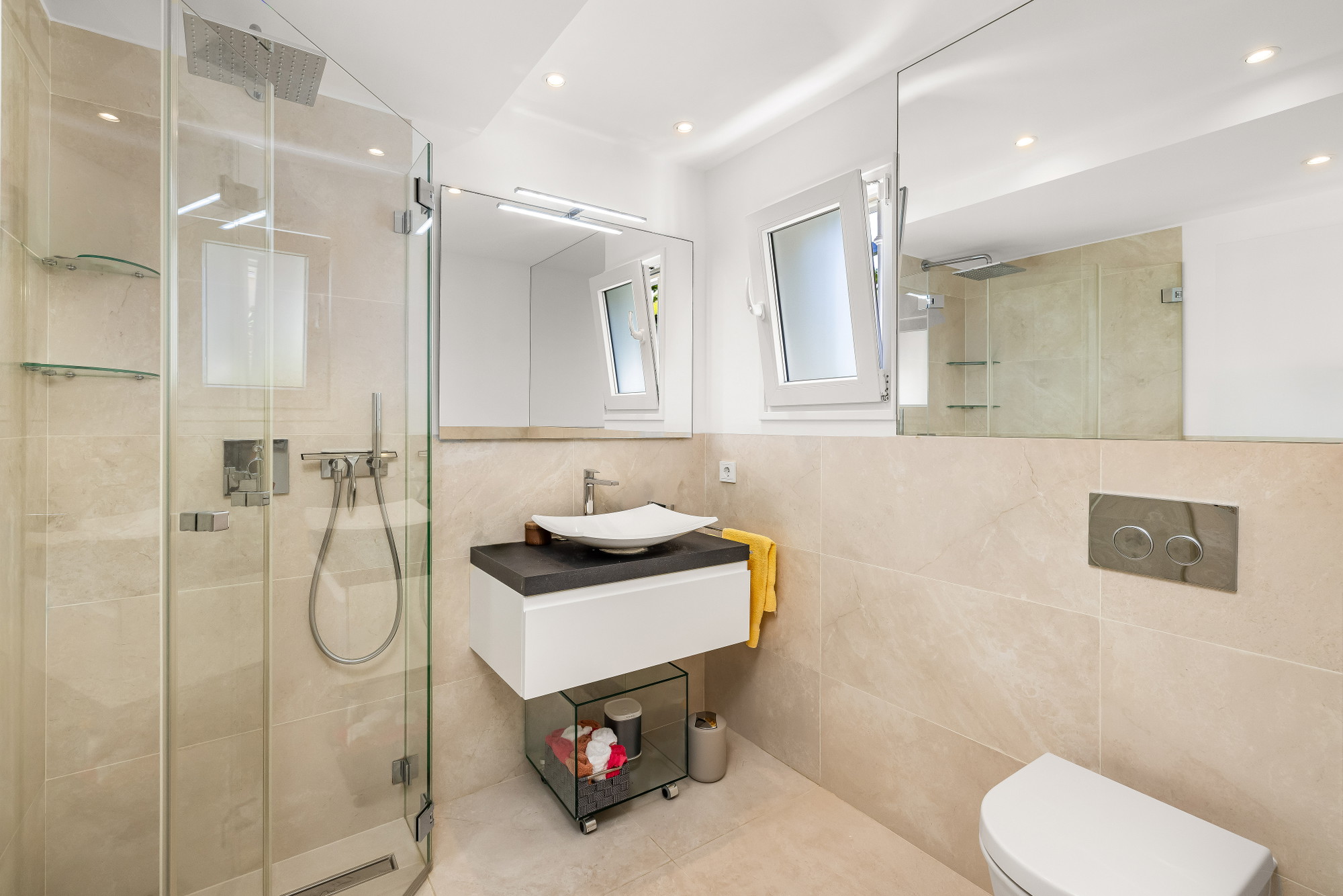 Modern flat with stunning views of the harbour, sea and mountains in Port Andratx-18