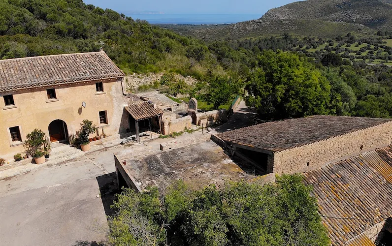 Ekskluzywna posiadłość o powierzchni ok. 500 ha z panoramicznym widokiem na Majorkę