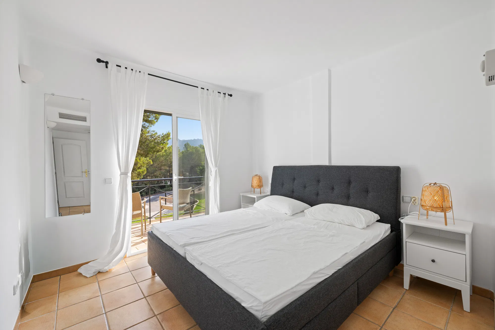 Charming end-of-terrace house in Camp de Mar – right next to the golf course-9