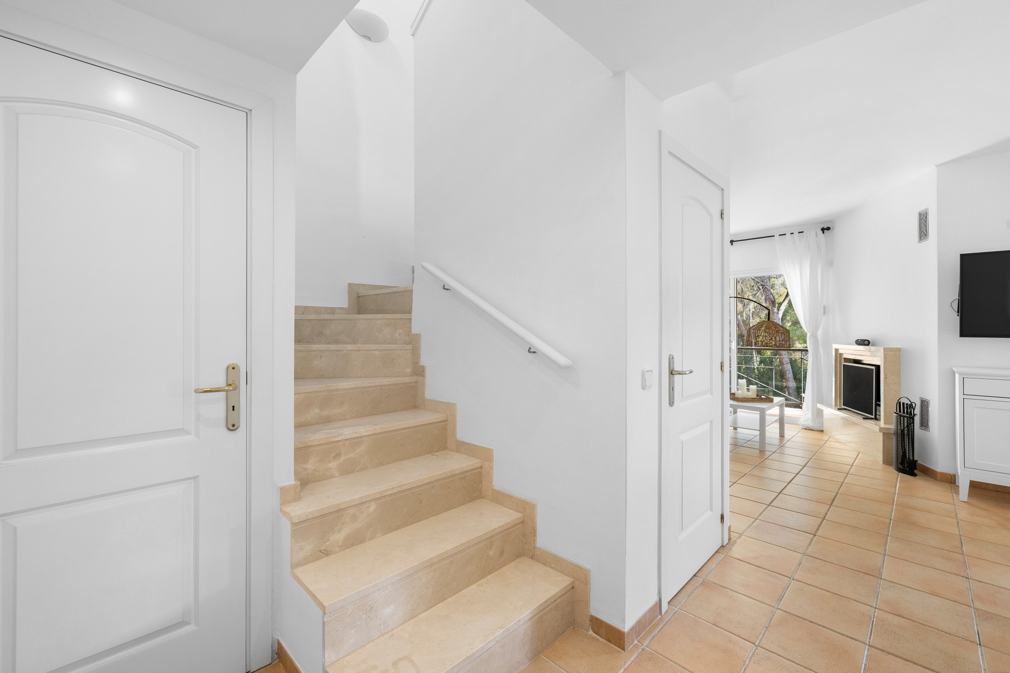 Charming end-of-terrace house in Camp de Mar – right next to the golf course-16