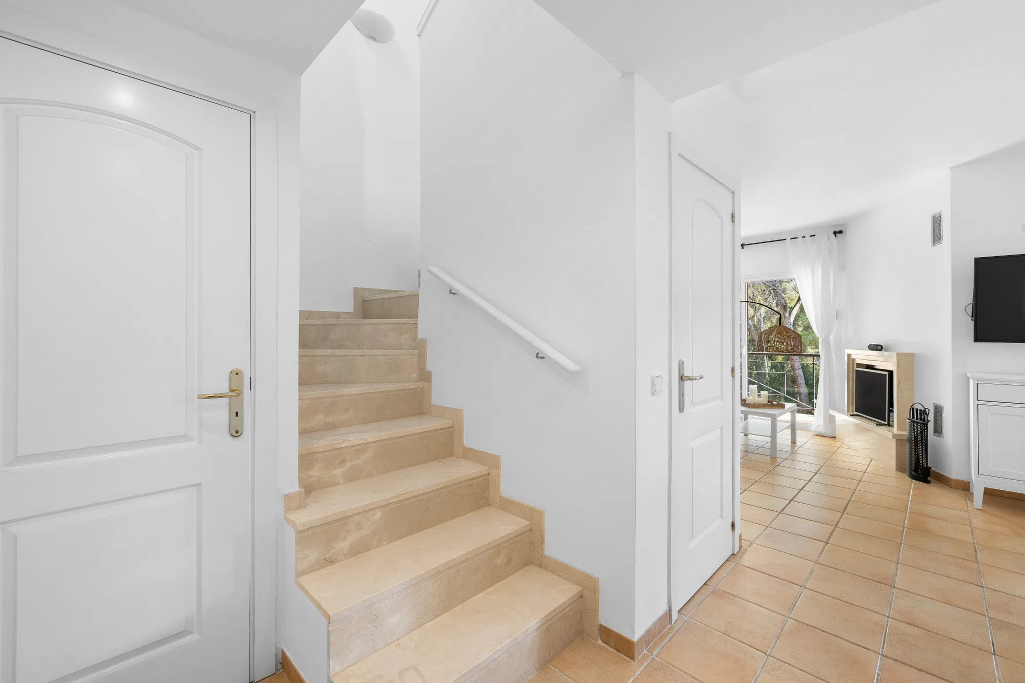 Charming end-of-terrace house in Camp de Mar – right next to the golf course-16