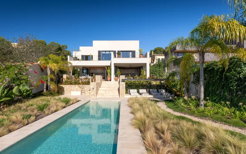 Vila única de nova construcció amb vista al mar a Palma