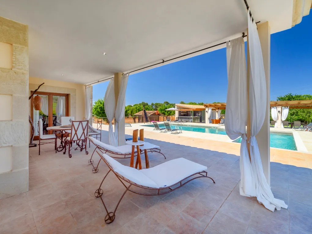 Elegante finca con excelente situación con licencia ETV-11