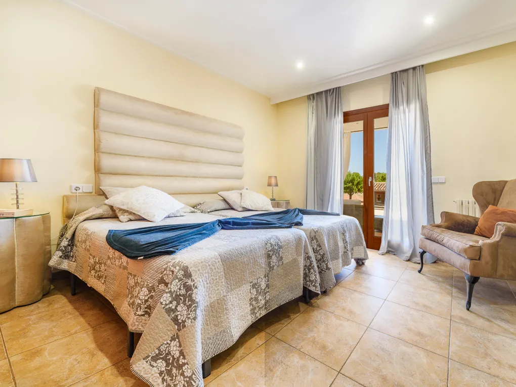 Elegante finca con excelente situación con licencia ETV-17