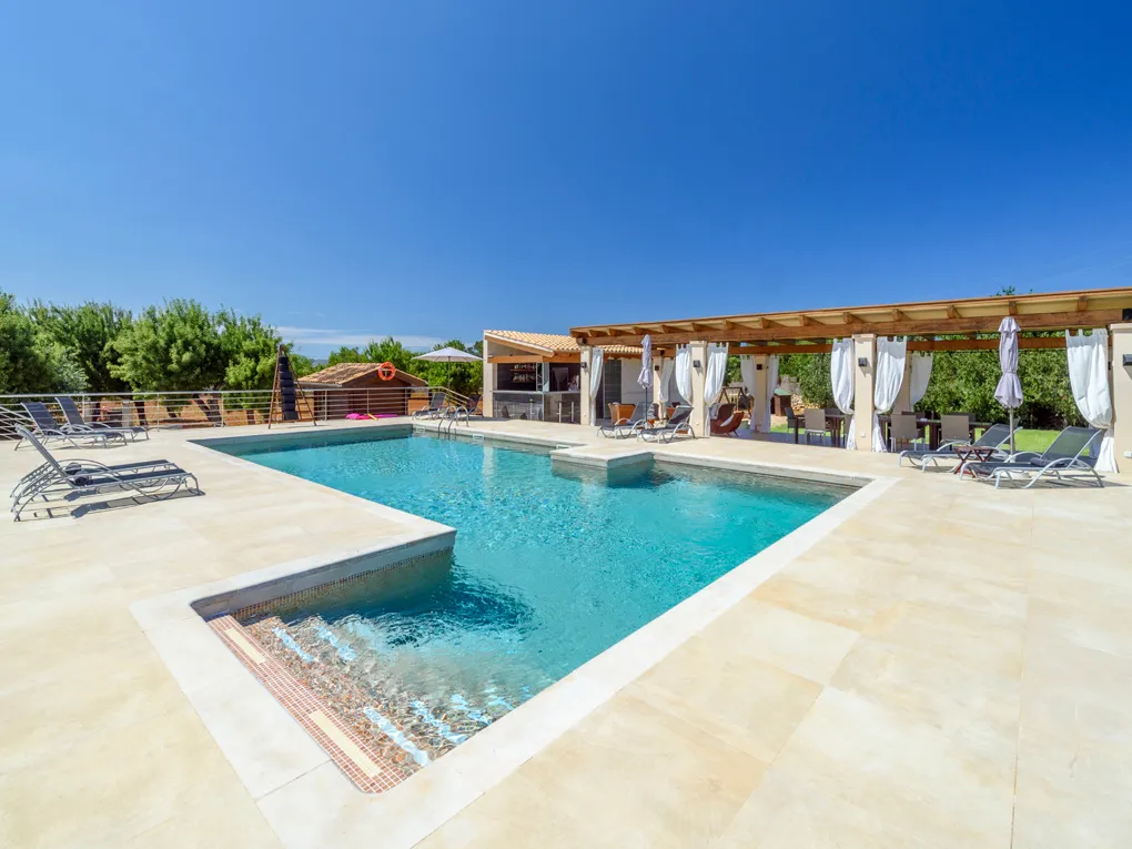 Elegante finca con excelente situación con licencia ETV-13