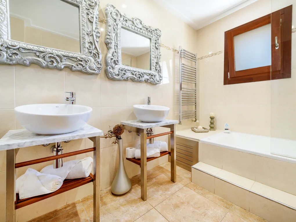 Elegante finca con excelente situación con licencia ETV-15