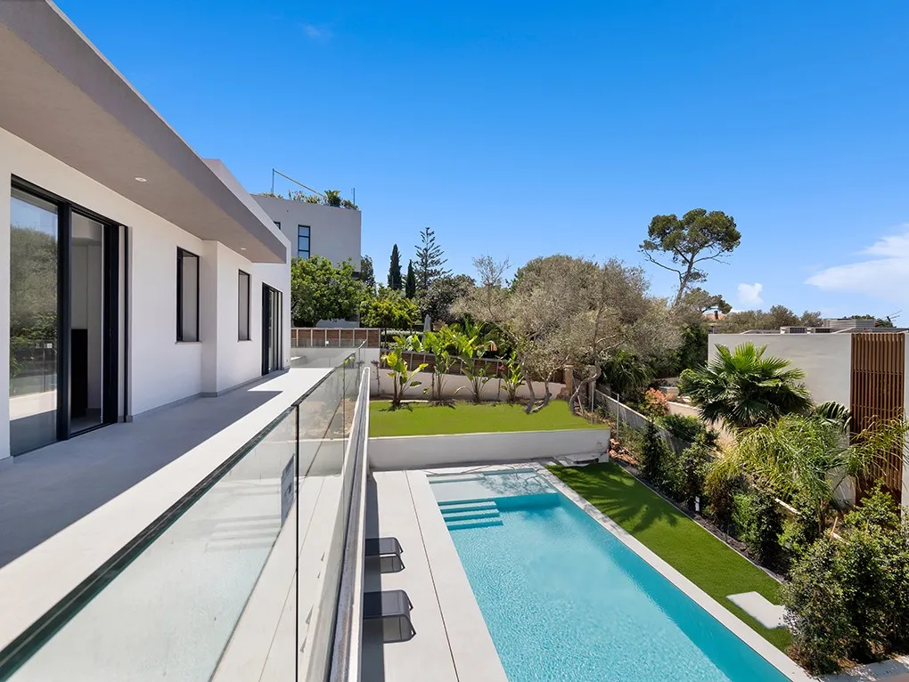 Новая современная вилла в Бендинате-18