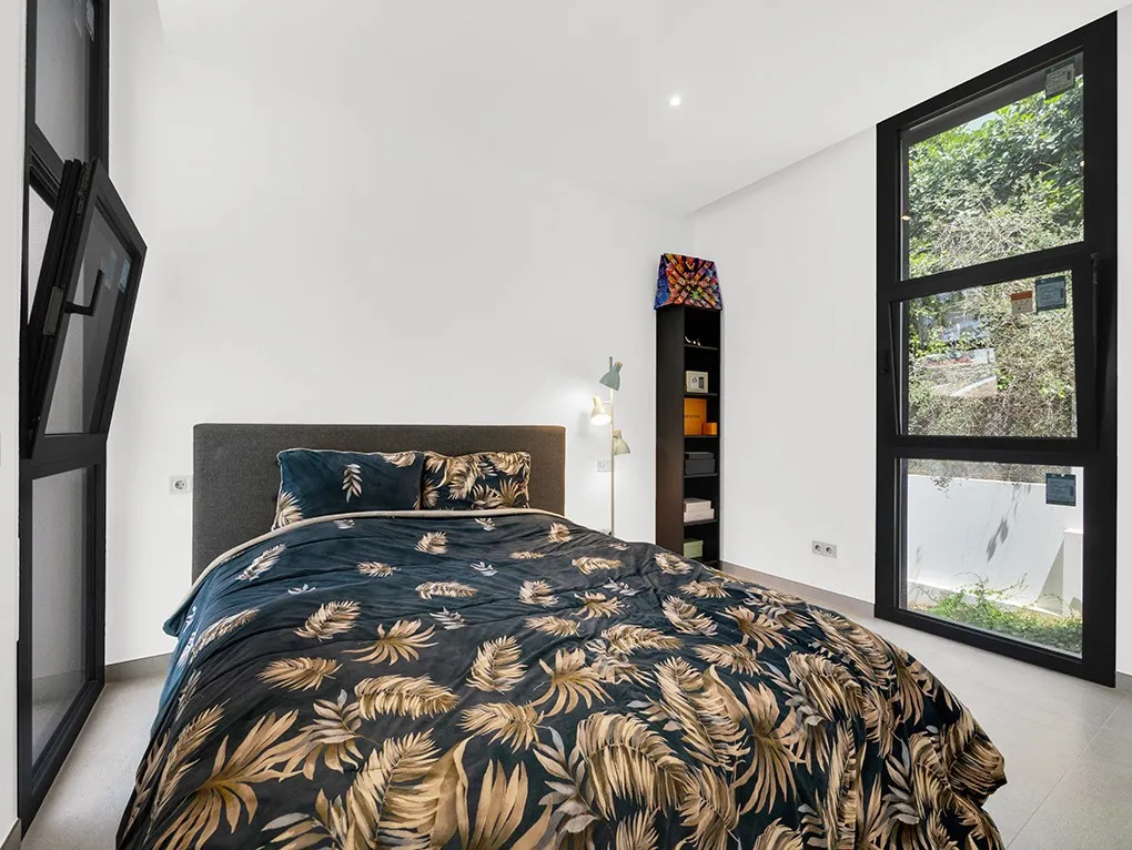 Новая современная вилла в Бендинате-16