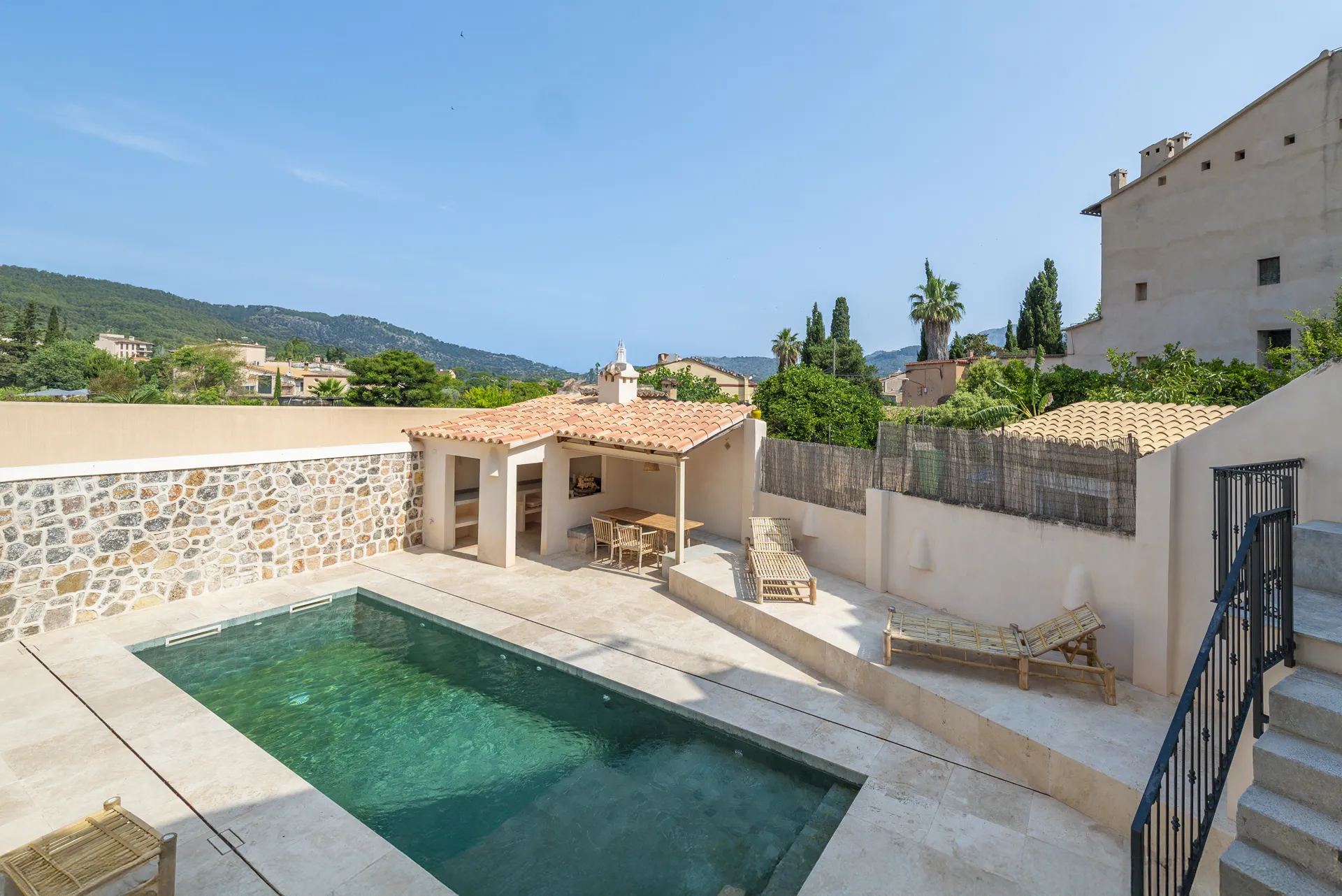 Impressionnante maison de ville à Sóller, entièrement rénovée avec style et qualité-27