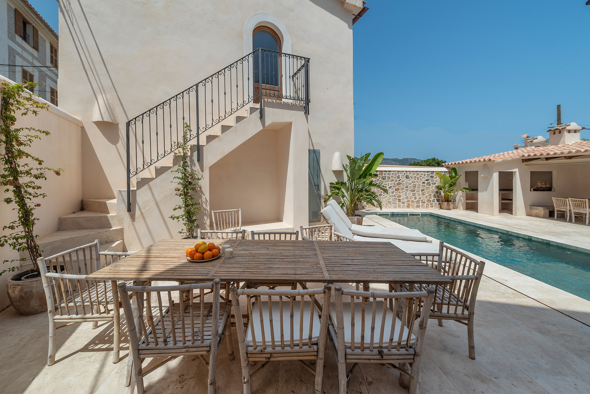 Impressionnante maison de ville à Sóller, entièrement rénovée avec style et qualité