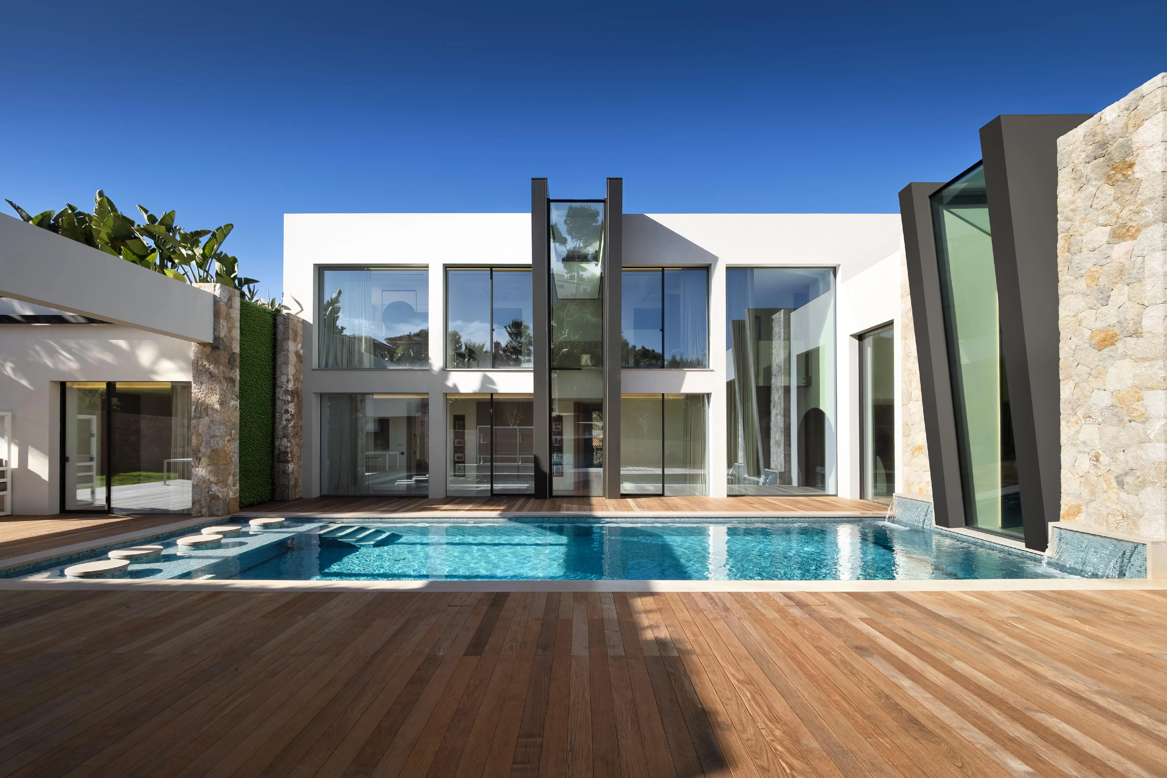 Wysokiej jakości nowo wybudowana willa w Nova Santa Ponsa - architektura, funkcjonalność i śródziemnomorski styl życia-21
