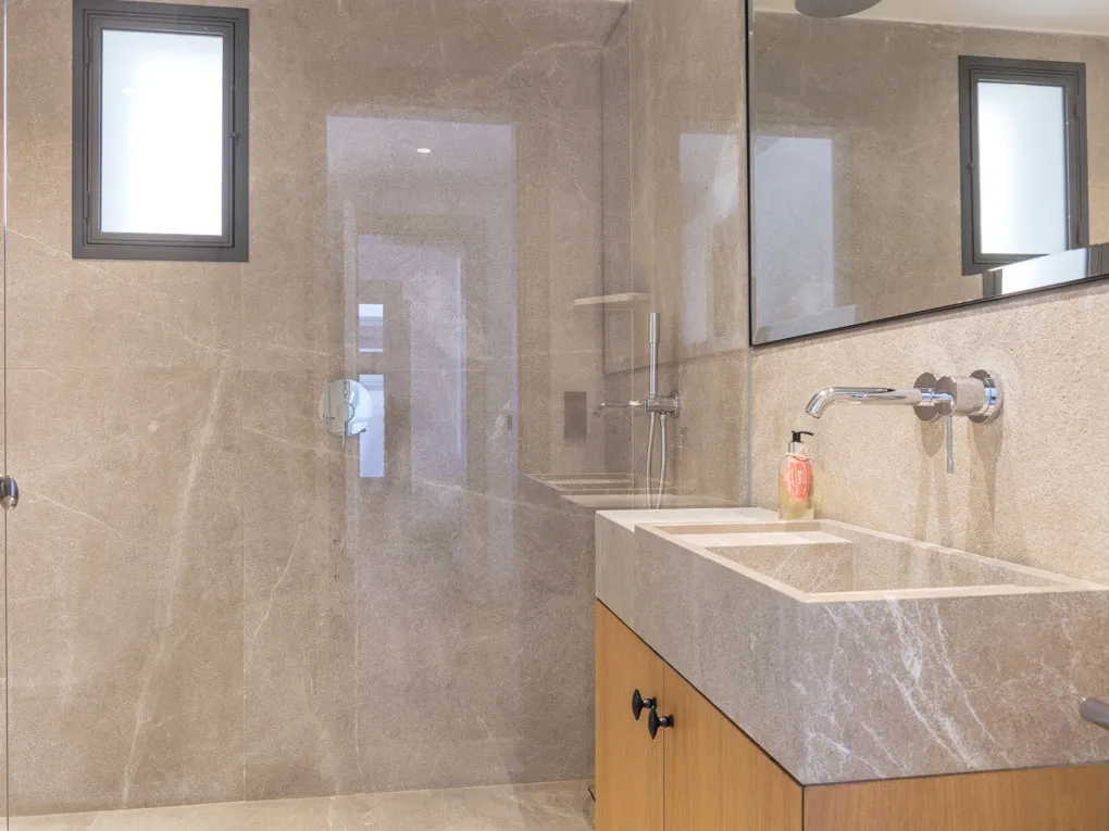 Bright and high-quality penthouse with terraces, lift and parking in San Jaime-10