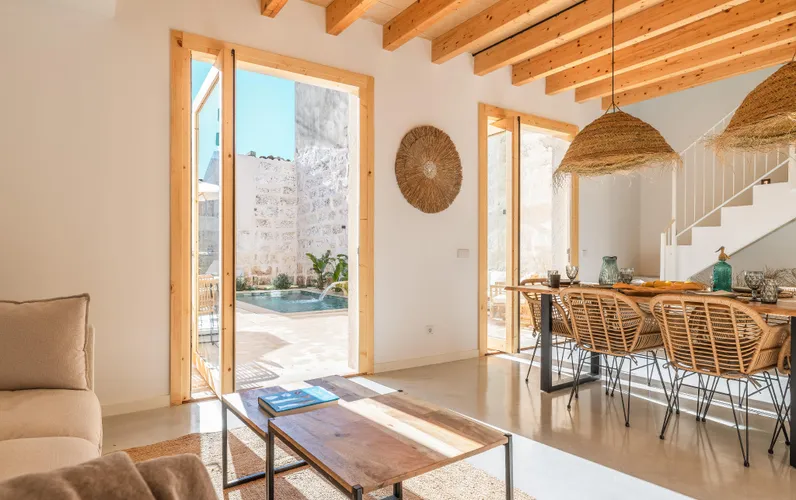 La seva nova llar a Muro: casa clau en mà amb piscina i prop de la platja