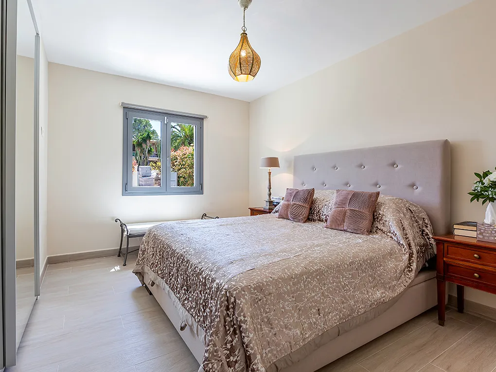 Mediterran moderne Villa mit Vermietungslizenz-12