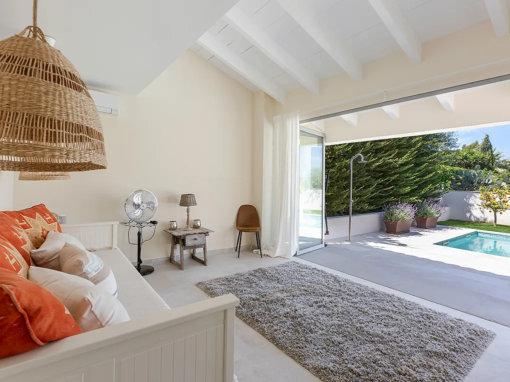 Moderne middelhavsvilla med udlejningslicens-3