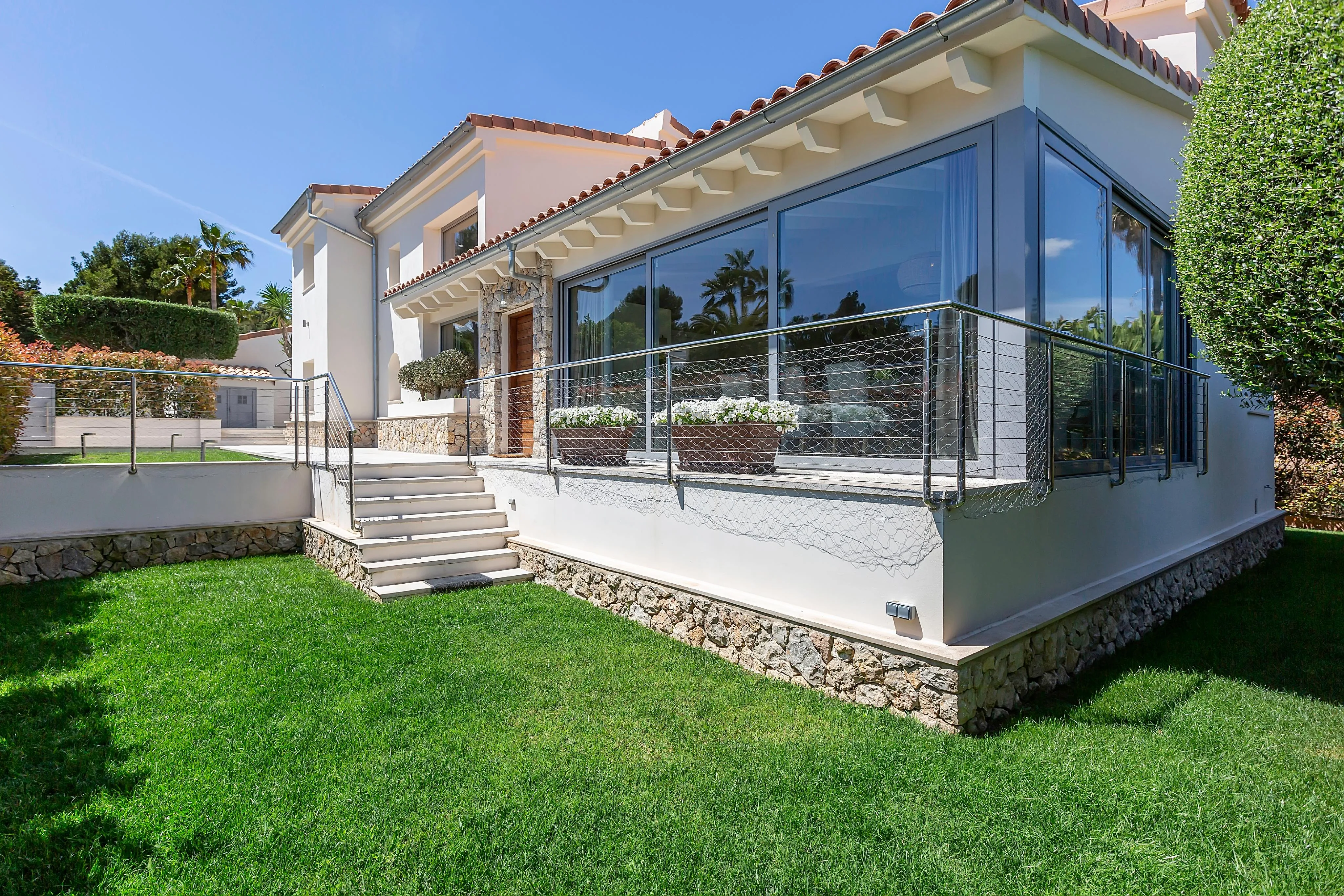 Villa moderna mediterranea con licenza di affitto-18