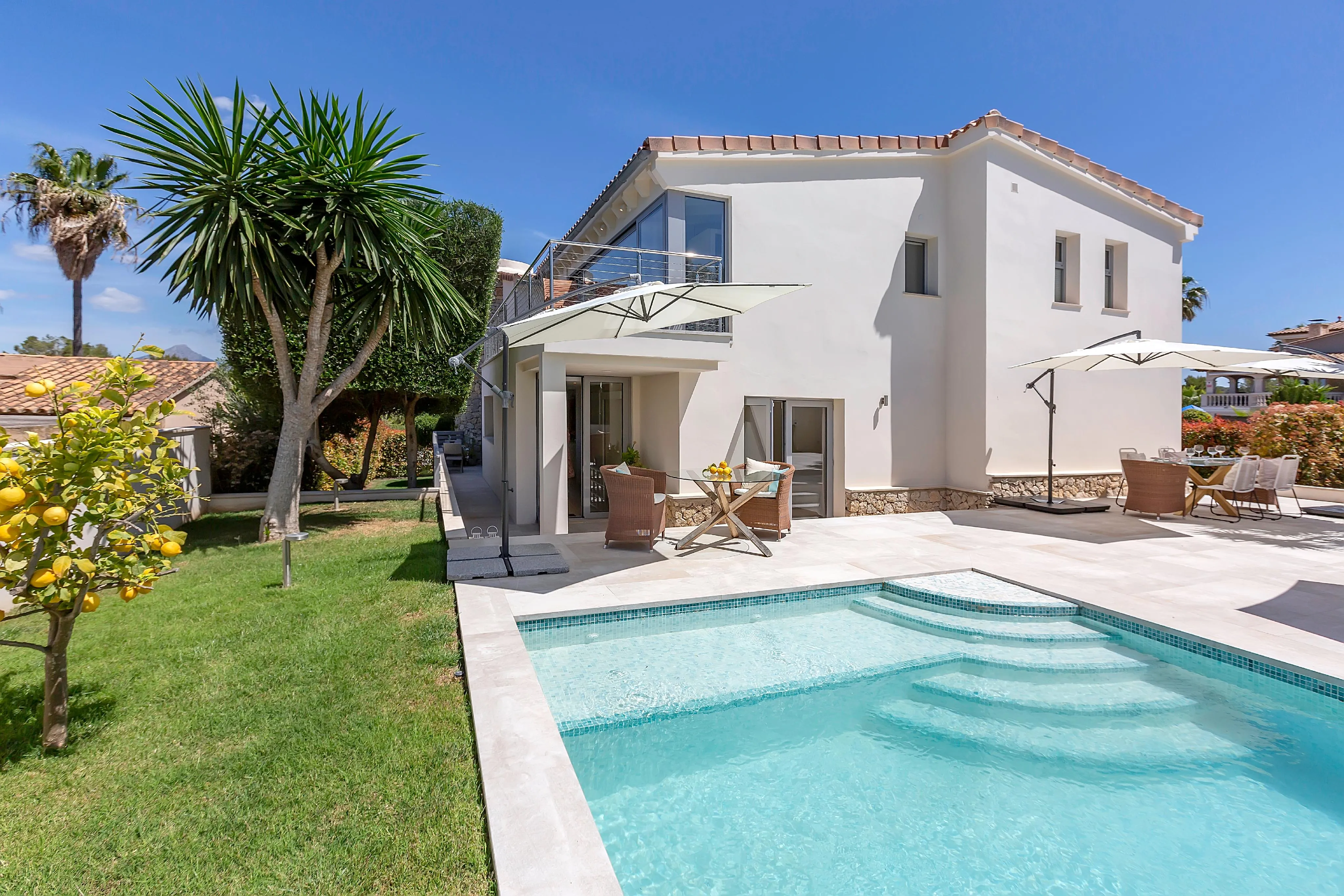 Mediterran moderne Villa mit Vermietungslizenz-17