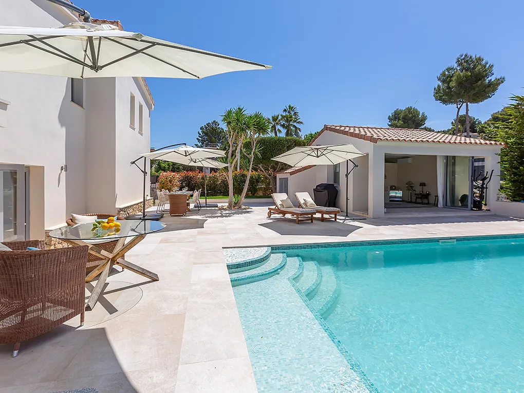 Mediterran moderne Villa mit Vermietungslizenz-2