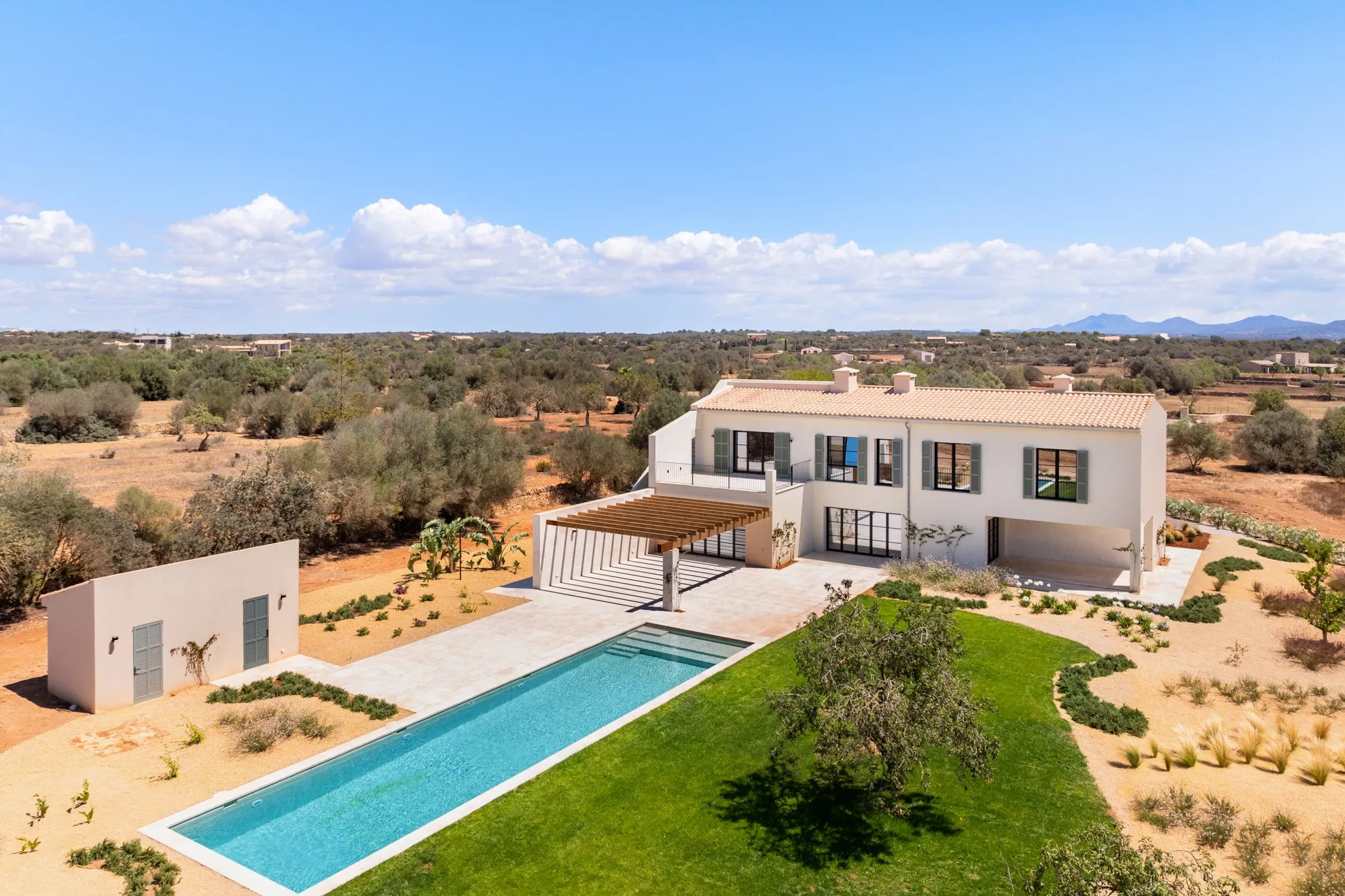 Moderna finca de nueva construcción con vistas al mar y panorámicas.-1