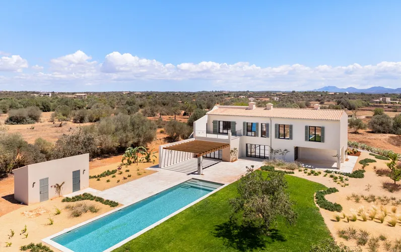 Moderne Neubaufinca mit Meerweitblick