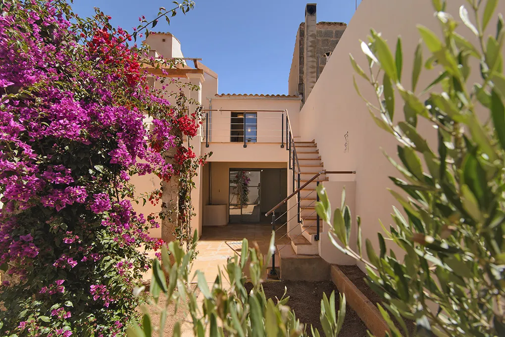 Mooi dorpshuis met patio in Llucmajor-1