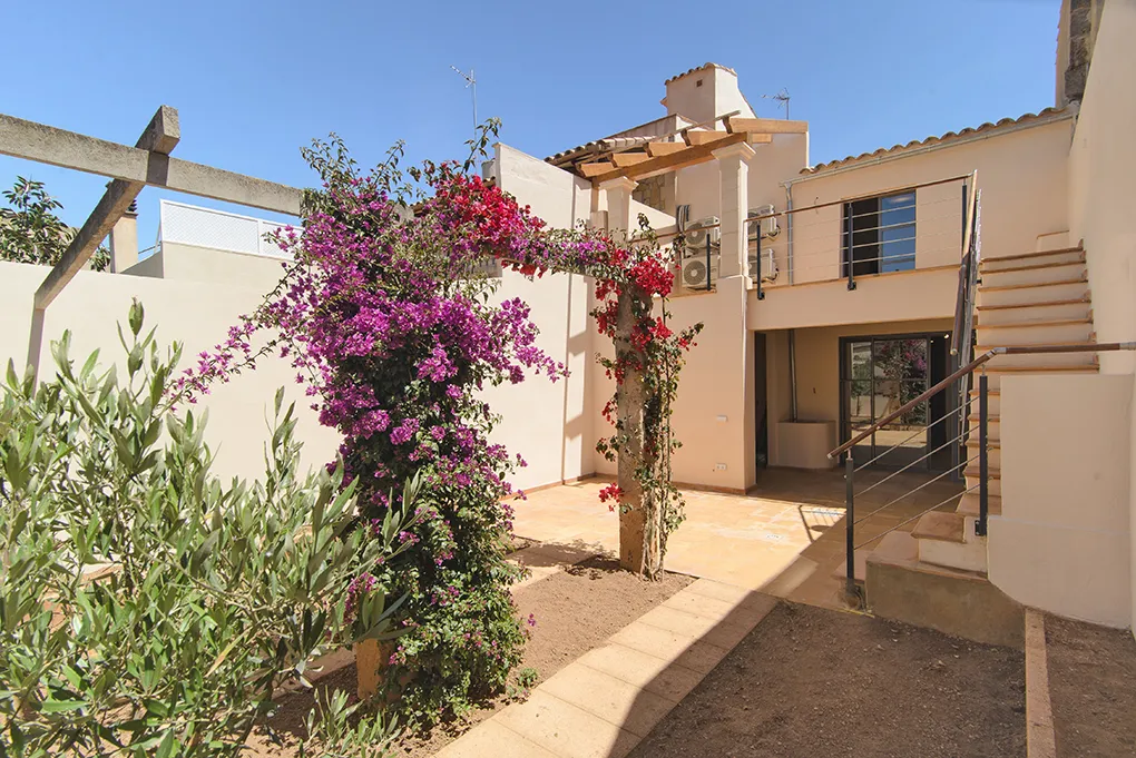 Mooi dorpshuis met patio in Llucmajor-13