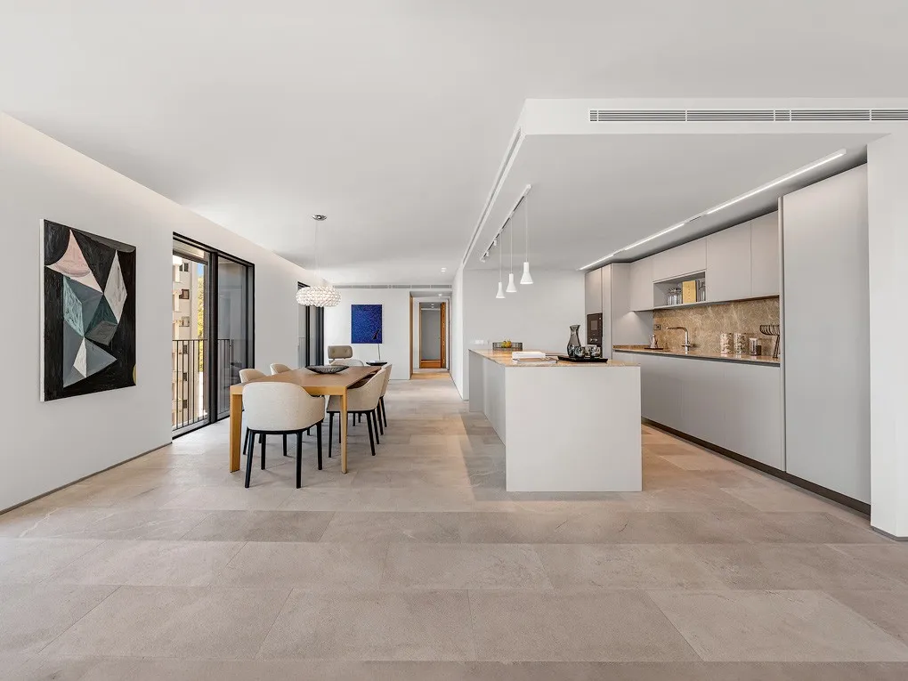 Nowoczesny, nowo wybudowany apartament z prywatnym basenem i fantastycznym widokiem na morze-11