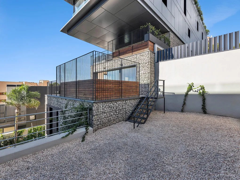 Nowoczesny, nowo wybudowany apartament z prywatnym basenem i fantastycznym widokiem na morze-15