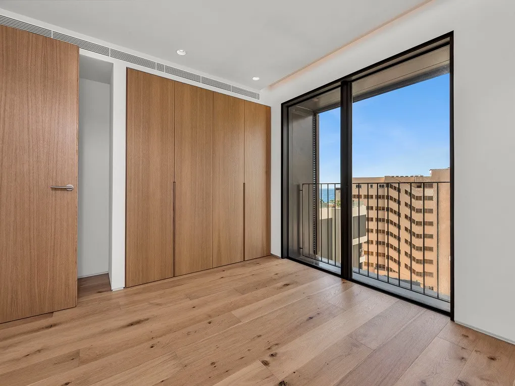 Nowoczesny, nowo wybudowany apartament z prywatnym basenem i fantastycznym widokiem na morze-20