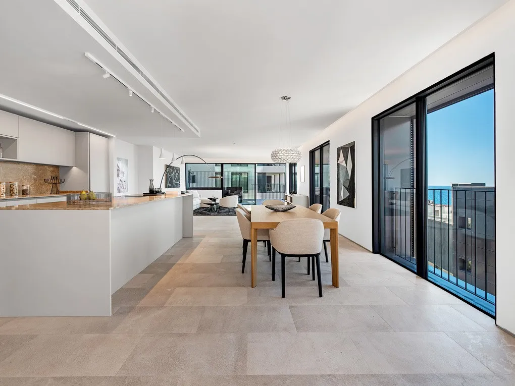 Nowoczesny, nowo wybudowany apartament z prywatnym basenem i fantastycznym widokiem na morze-6