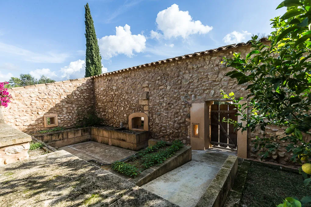 Manoir du 13ème siècle à Sineu avec une vue fantastique-17