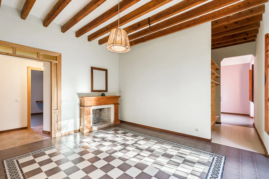 Manoir du 13ème siècle à Sineu avec une vue fantastique-10