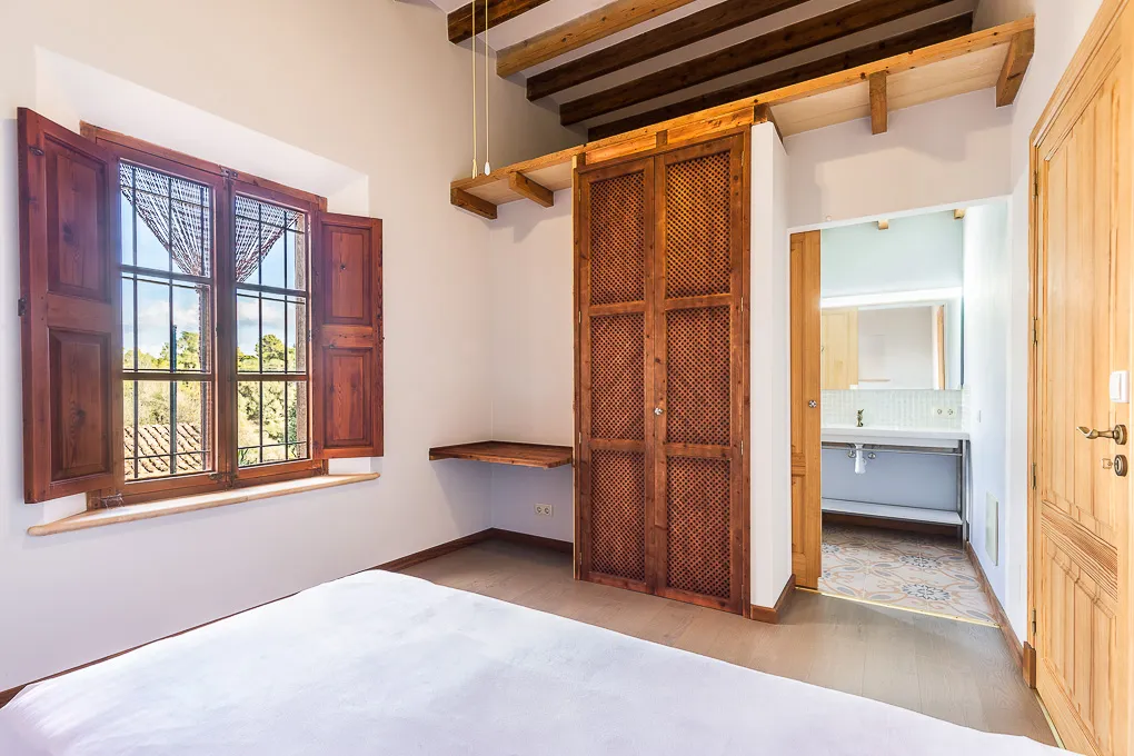 Manoir du 13ème siècle à Sineu avec une vue fantastique-12