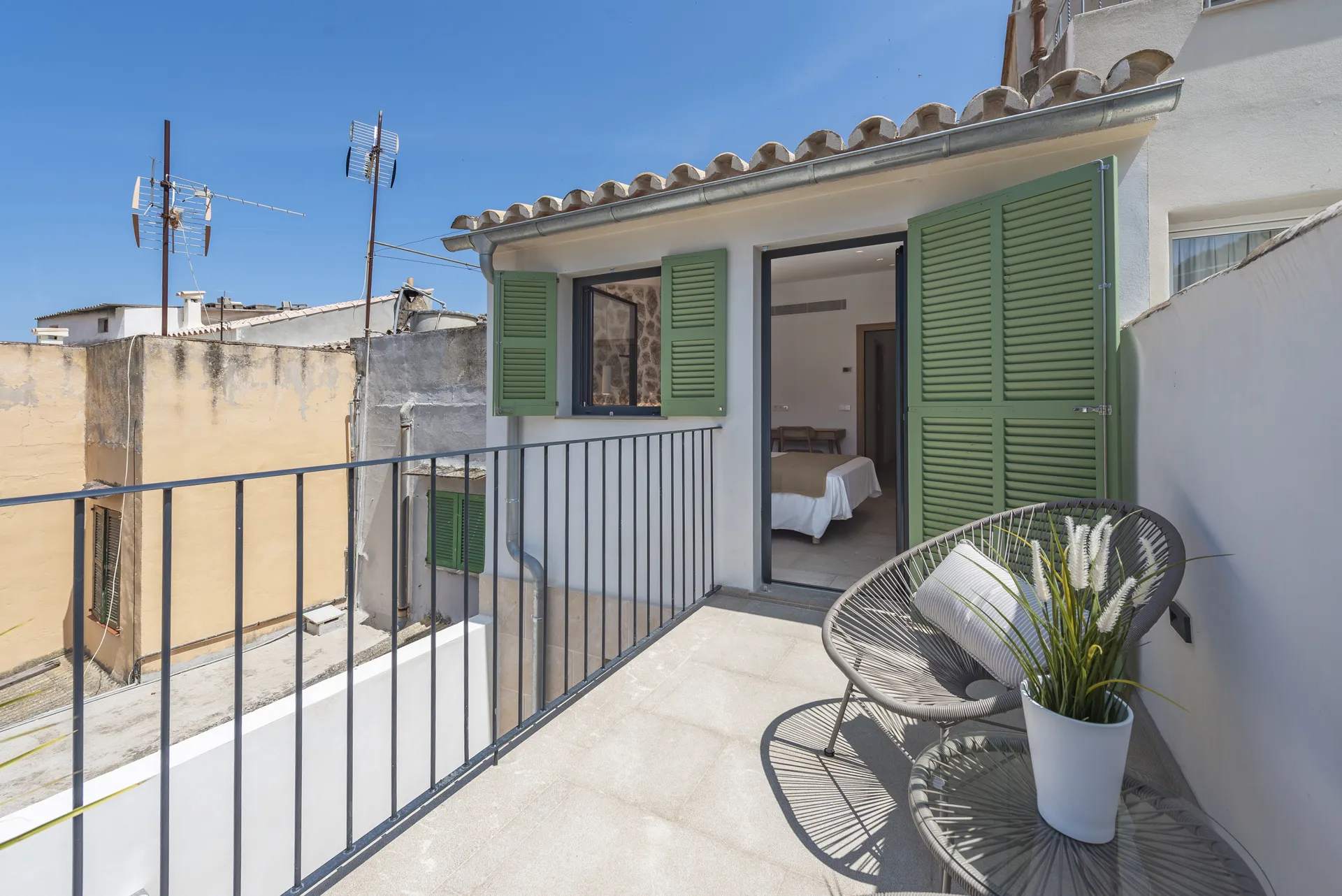Excellent renovated townhouse with patio and pool in the heart of Pollensa-14