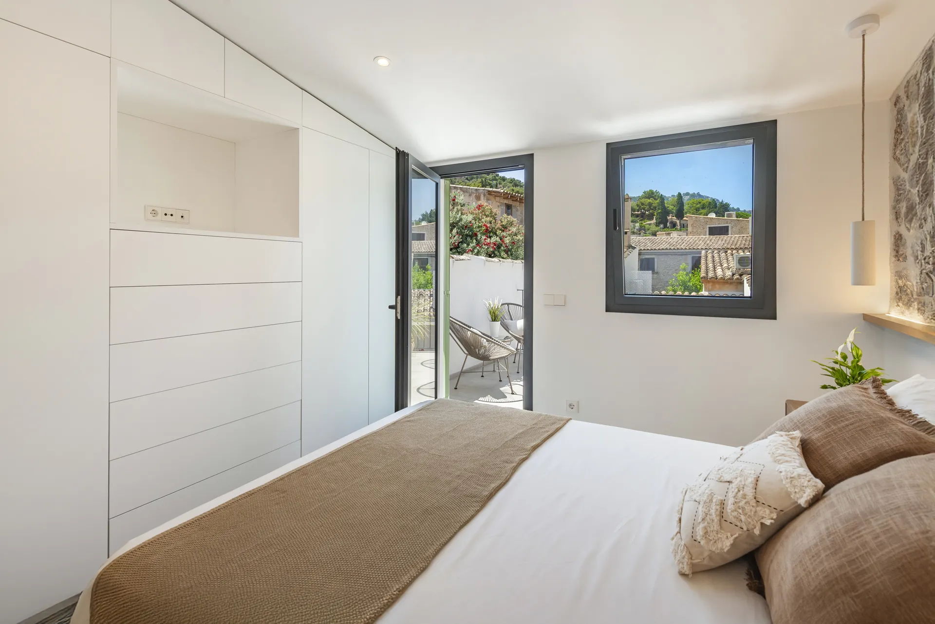 Excellent renovated townhouse with patio and pool in the heart of Pollensa-13