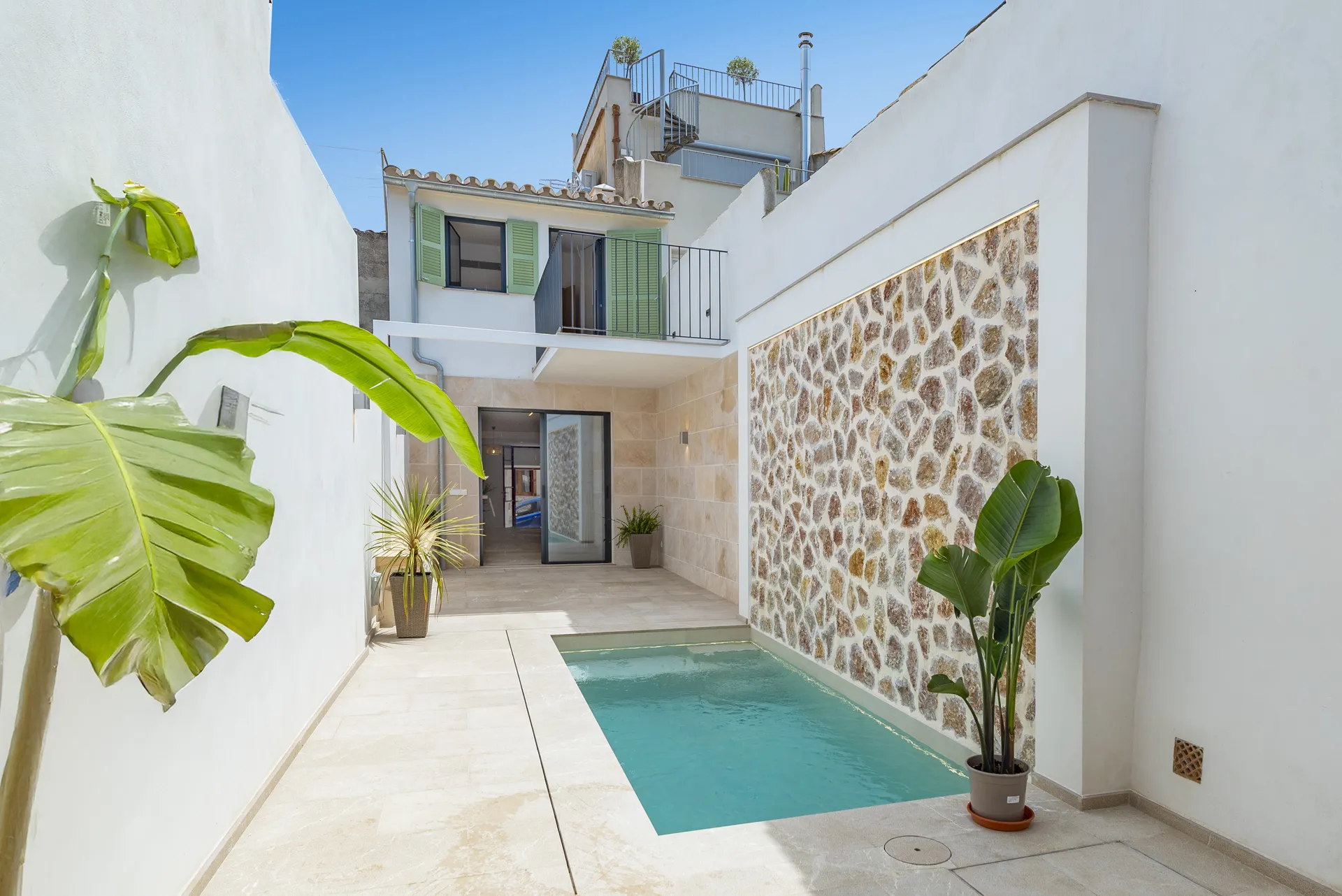 Excellent renovated townhouse with patio and pool in the heart of Pollensa-1