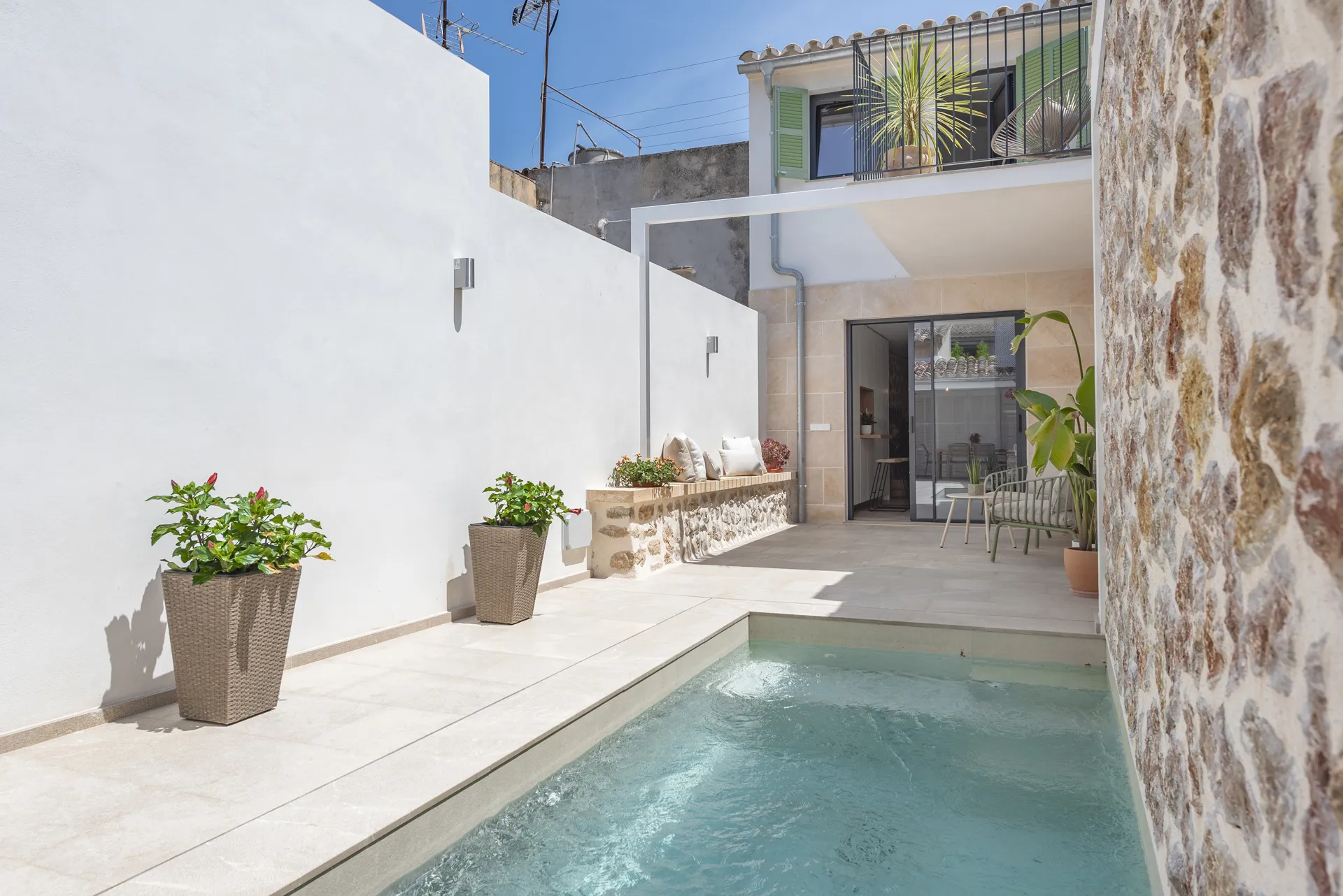Excellent renovated townhouse with patio and pool in the heart of Pollensa-7