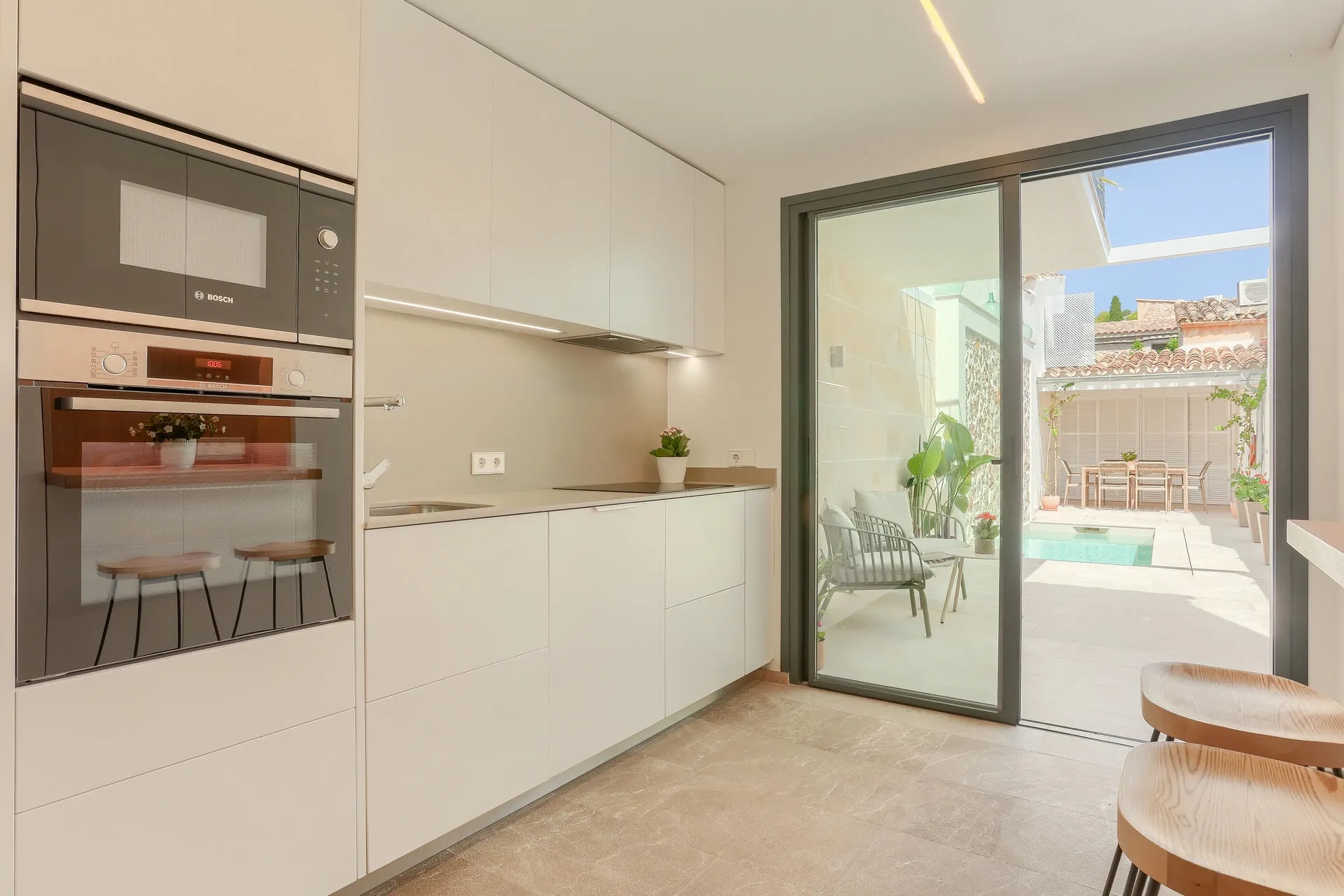 Excellent renovated townhouse with patio and pool in the heart of Pollensa-21