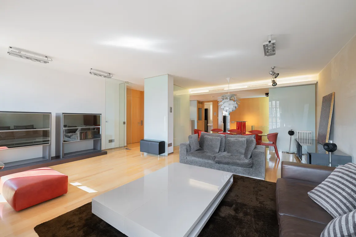 Jasny, przestronny dwupoziomowy apartament z parkingiem i windą w Palma-1