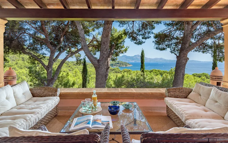 Śródziemnomorska willa marzeń z widokiem na morze w Formentor
