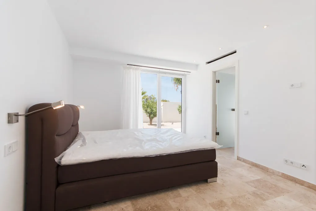 Villa moderna con vista sul mare-9