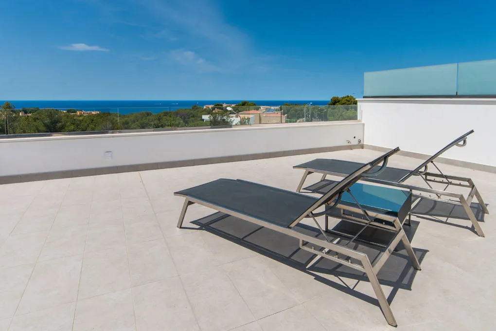 Villa moderna con vista sul mare-12