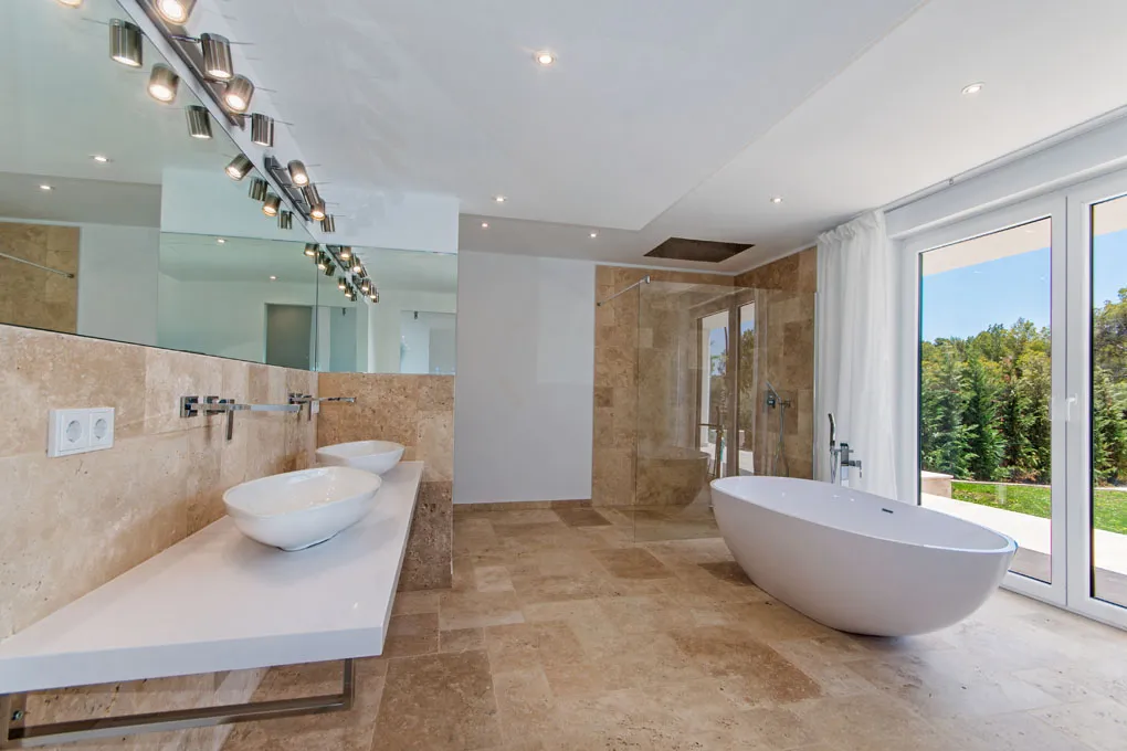 Villa moderna con vista sul mare-8