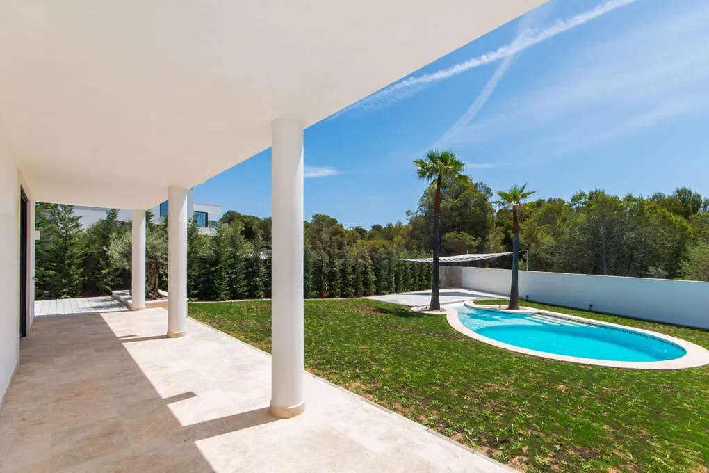 Villa moderna con vista sul mare-1