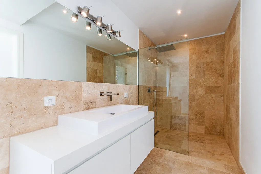 Villa moderna con vista sul mare-11