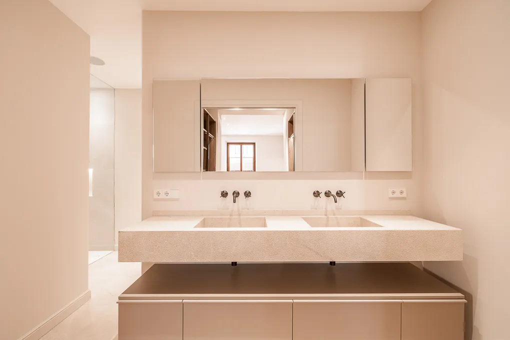 Spacieux appartement de luxe avec balcon, ascenseur et parking à La Lonja-7