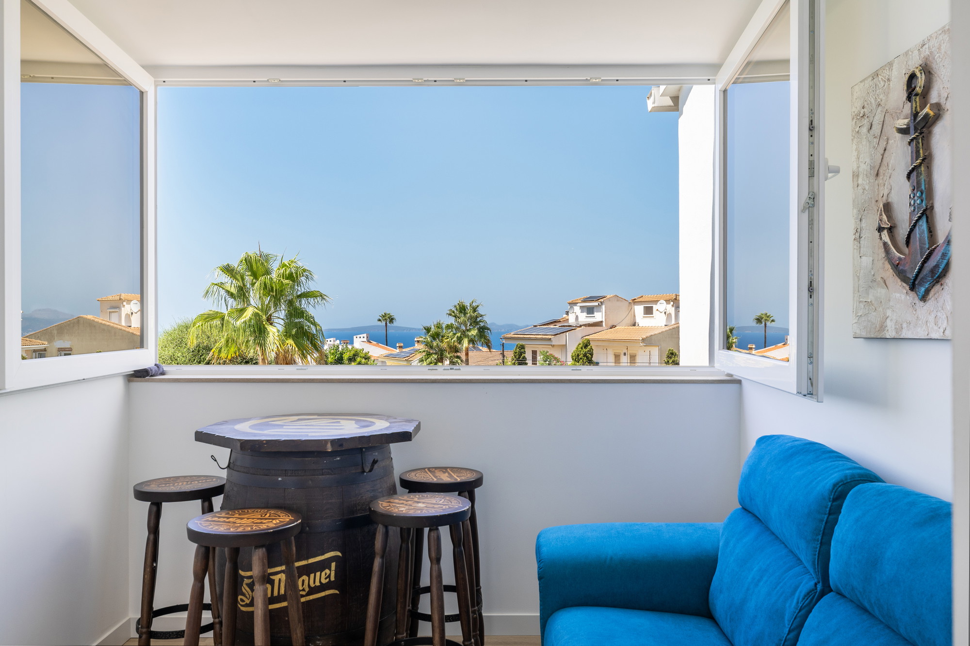 Renovated villa with sea views in Bahía Azul-11