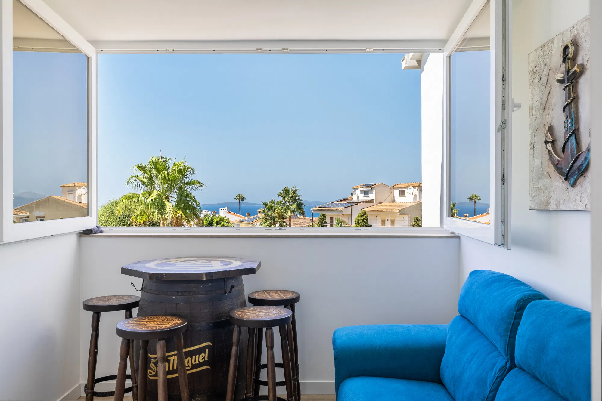 Renovated villa with sea views in Bahía Azul-11