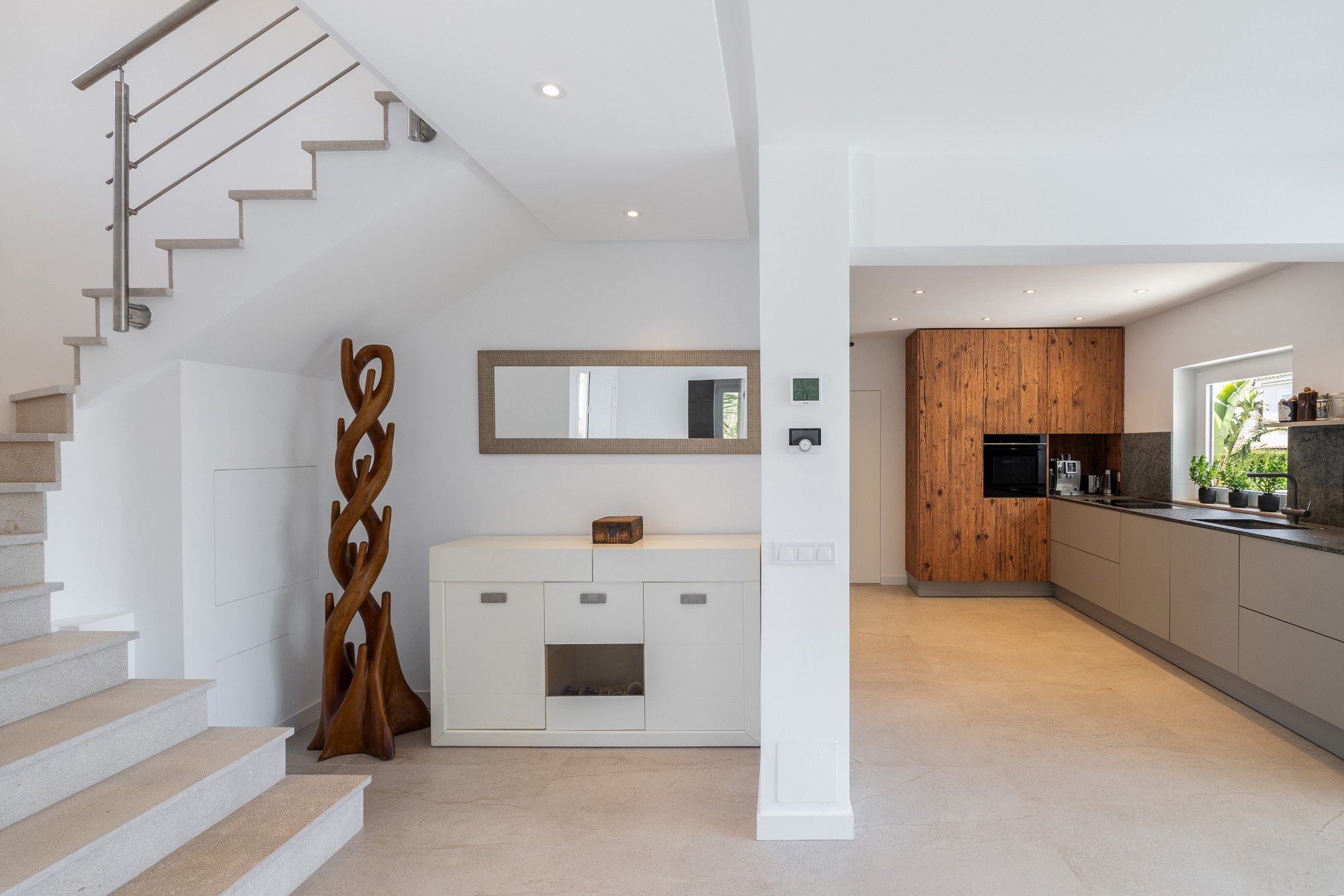 Renovated villa with sea views in Bahía Azul-5
