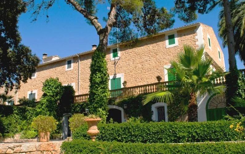 Impressionant mansió del segle XIX. prop San Llorenc